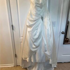 David's Bridal Elegant White Wedding Dress